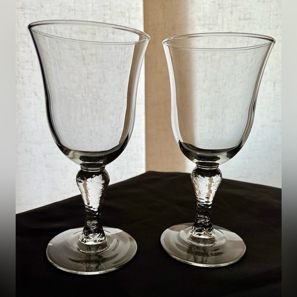 2 Libbey Martello Wine glasses. 11oz
